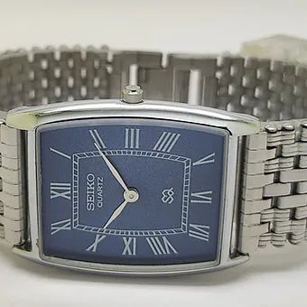 Seiko Slim Barrel Quartz Blue Face Looser Chain Not Adjustable Men's Wrist Watch C90