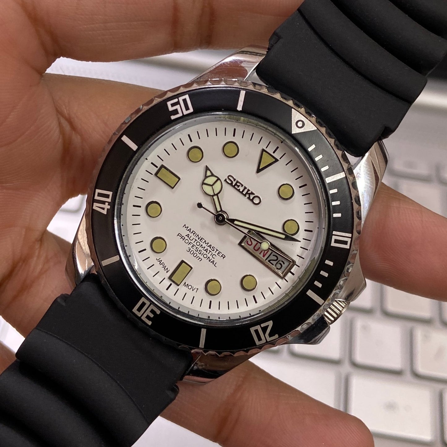 Vintage Seiko Marine Master Automatic White Face Cal. 6309 Black Rotating Bezel Black Silicone Strap Men's Wrist Watch C96