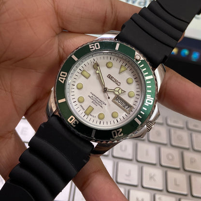 Vintage Seiko Marine Master Automatic White Face Cal. 6309 Green Rotating Bezel Black Silicone Strap Men's Wrist Watch C97