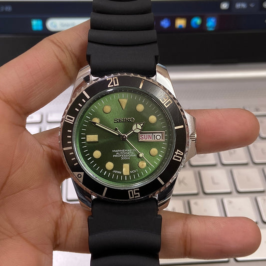 Vintage Seiko Marine Master Automatic Green Face Cal. 6309 Black Rotating Bezel Black Silicone Strap Men's Wrist Watch C98