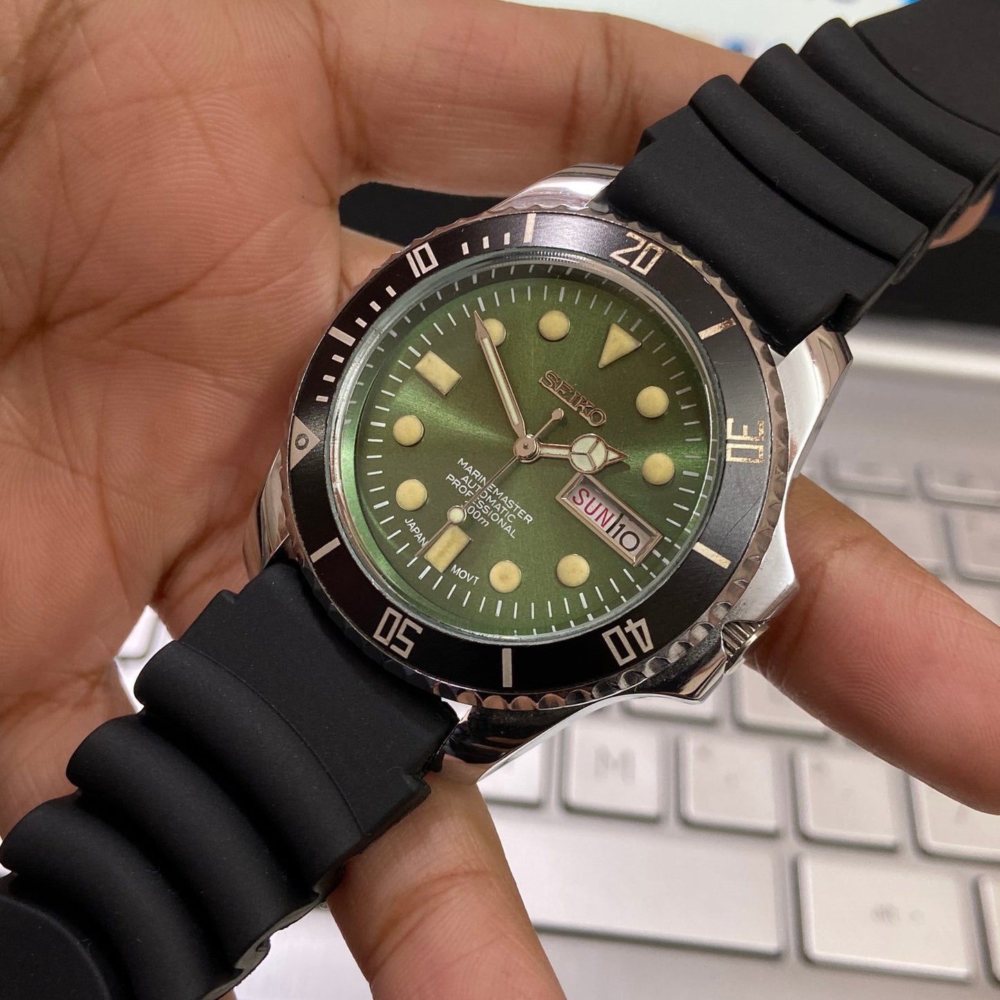 Vintage Seiko Marine Master Automatic Green Face Cal. 6309 Black Rotating Bezel Black Silicone Strap Men's Wrist Watch C98