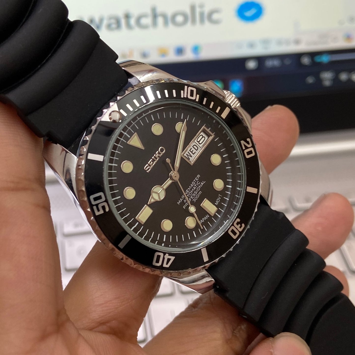 Vintage Seiko Marine Master Automatic Black Face Cal. 6309 Black Rotating Bezel Black Silicone Strap Men's Wrist Watch D01