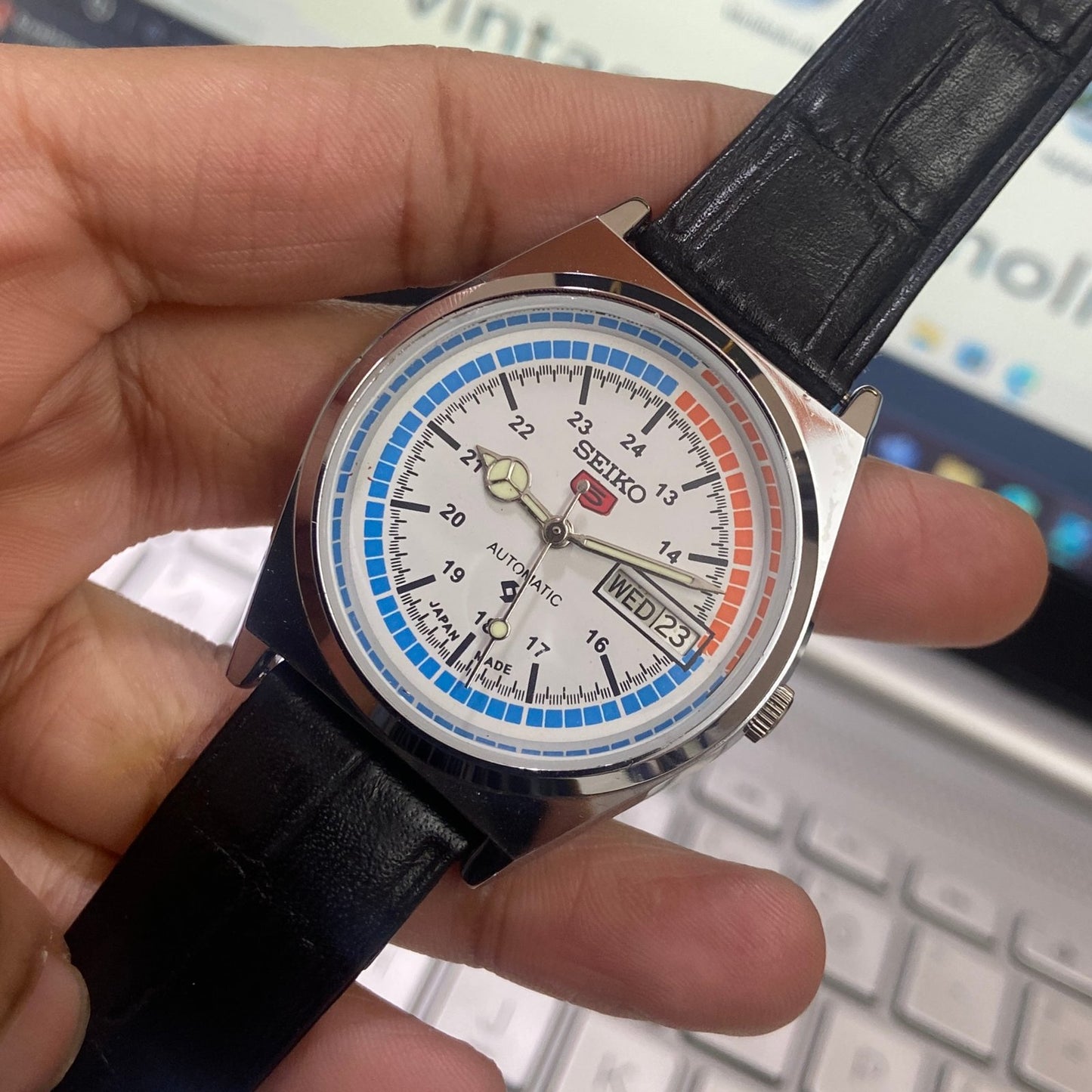 Vintage Seiko 5 Automatic 17Jewels Cal. 6309 White Face Black Band Men's Wrist Watch D03