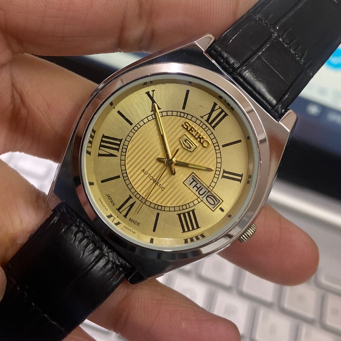 Vintage Seiko 5 Automatic 17Jewels Cal. 6309 Golden Face Black Band Men's Wrist Watch D05