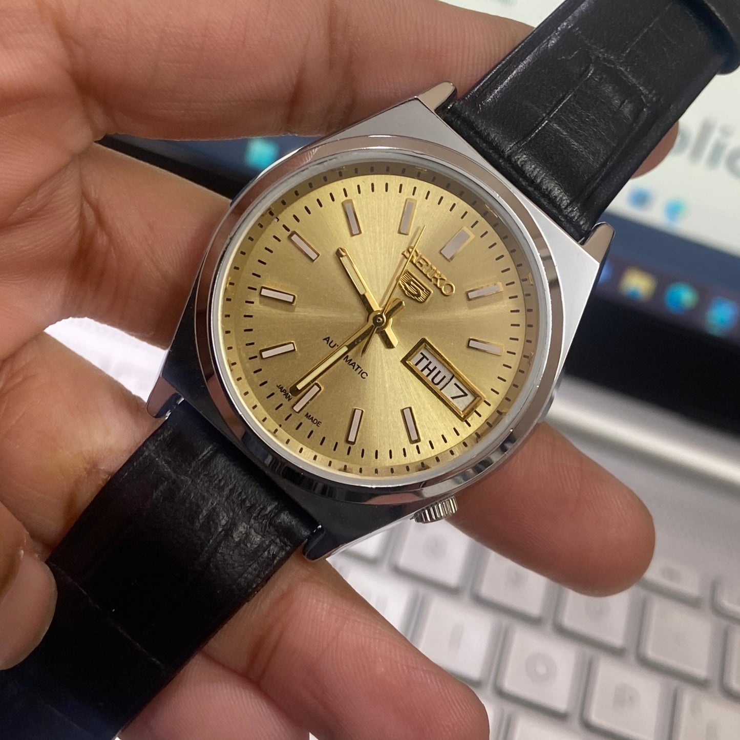 Vintage Seiko 5 Automatic 17Jewels Cal. 6309 Golden Face Black Band Men's Wrist Watch D07