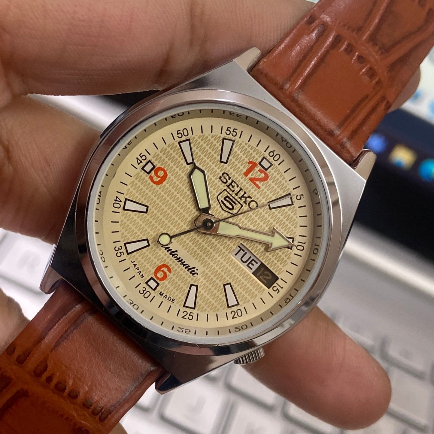 Vintage Seiko 5 Automatic 17Jewels Cal. 6309 Cream Face Brown Band Men's Wrist Watch D09