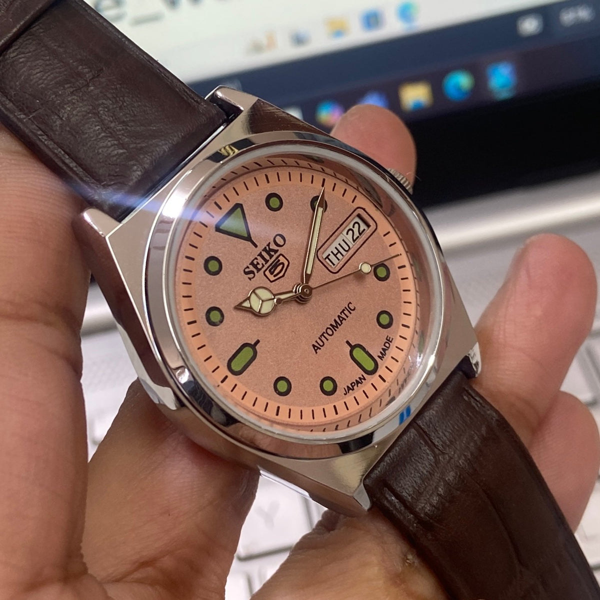 Vintage MOD Seiko 5 Automatic 17Jewels Cal. 6309 Peach Face Brown Band Men's Wrist Watch D10