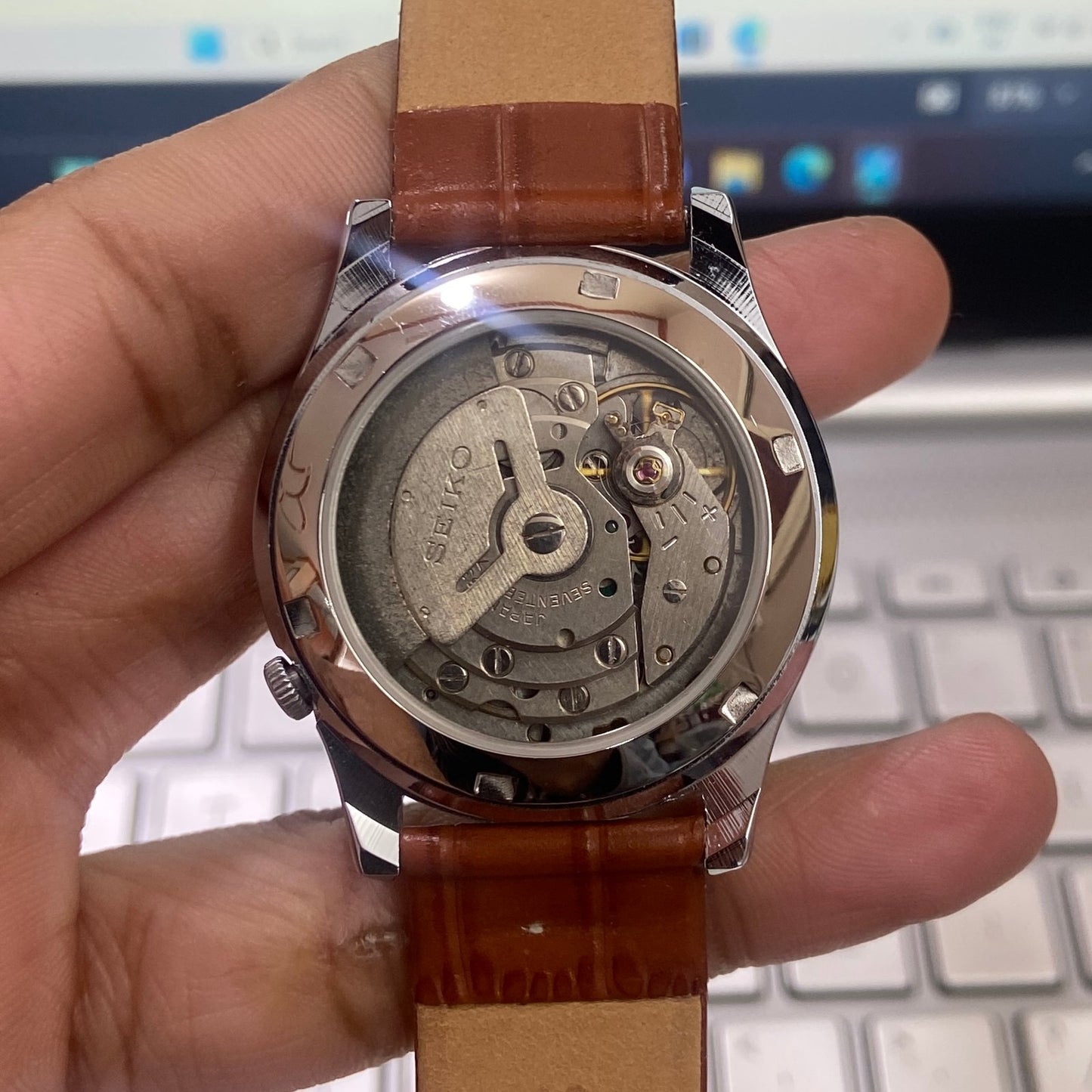 Vintage Seiko 5 Automatic 17Jewels Cal. 6309 Peach Face Brown Band Fix Bezel Men's Wrist Watch D11