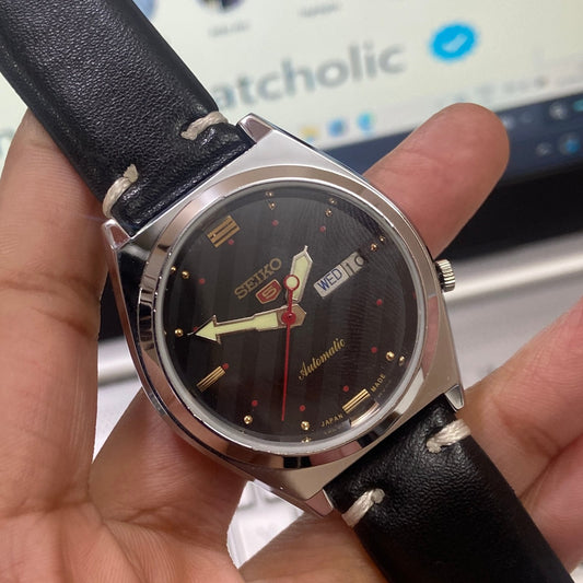 Vintage Seiko 5 Automatic 17Jewels Cal. 7009 Black Face Black Band Men's Wrist Watch D15