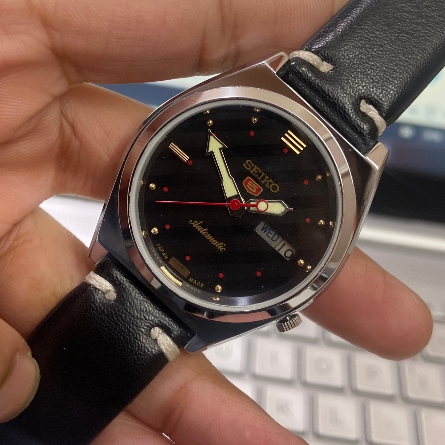 Vintage Seiko 5 Automatic 17Jewels Cal. 7009 Black Face Black Band Men's Wrist Watch D15