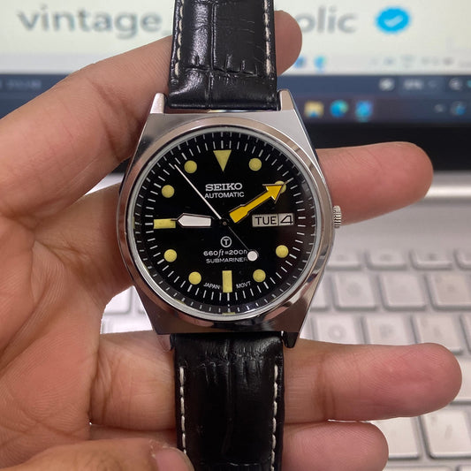 Vintage Mod Seiko 5 Automatic 17 Jewels Cal. 6309 Black Face Black Leather Band Day-Date Men's Wrist Watch D19