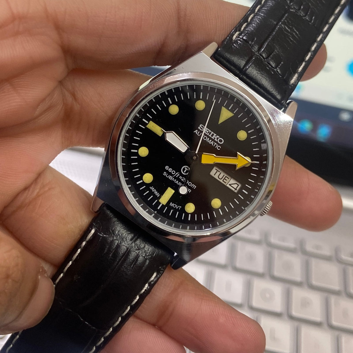 Vintage Mod Seiko 5 Automatic 17 Jewels Cal. 6309 Black Face Black Leather Band Day-Date Men's Wrist Watch D19