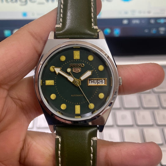 Vintage Mod Seiko 5 Automatic 17 Jewels Cal. 6309 Green Face Green Leather Band Day-Date Men's Wrist Watch D22