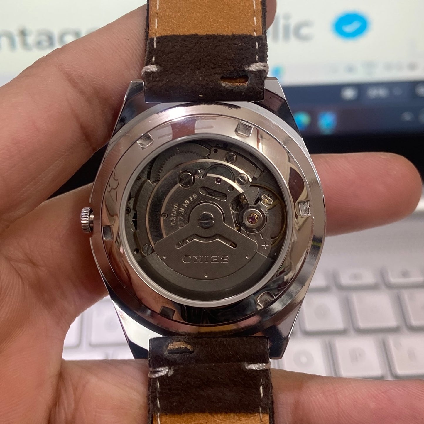 Vintage Mod Seiko 5 Automatic 17 Jewels Cal. 6309 Brown Face Brown Suede Band Day-Date Men's Wrist Watch D24