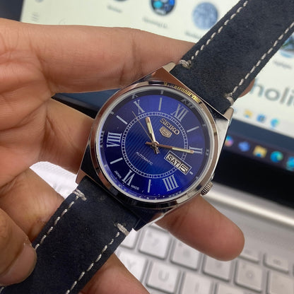 Vintage Mod Seiko 5 Automatic 17 Jewels Cal. 6309 Blue Face Blue Suede Band Day-Date Men's Wrist Watch D26