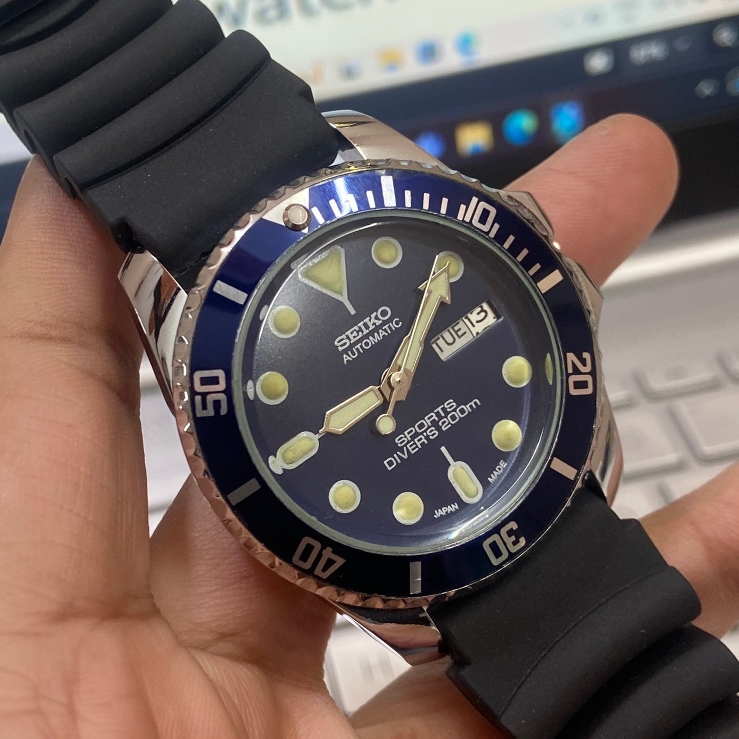 Vintage Seiko Diver Automatic Cal. 6309 17 Jewels Blue Face Black Silicone Strap Rotating Bezel Men's Wrist Watch D34