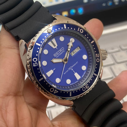 Vintage Seiko Turtle Automatic Blue Face Cal. 6309 Black Silicone Strap Day-Date Men's Wrist Watch D37
