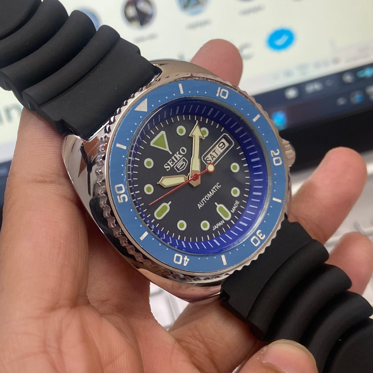 Vintage MOD Seiko Turtle Automatic Blue Face Cal. 6309 Black Silicone Strap Day-Date Men's Wrist Watch D38