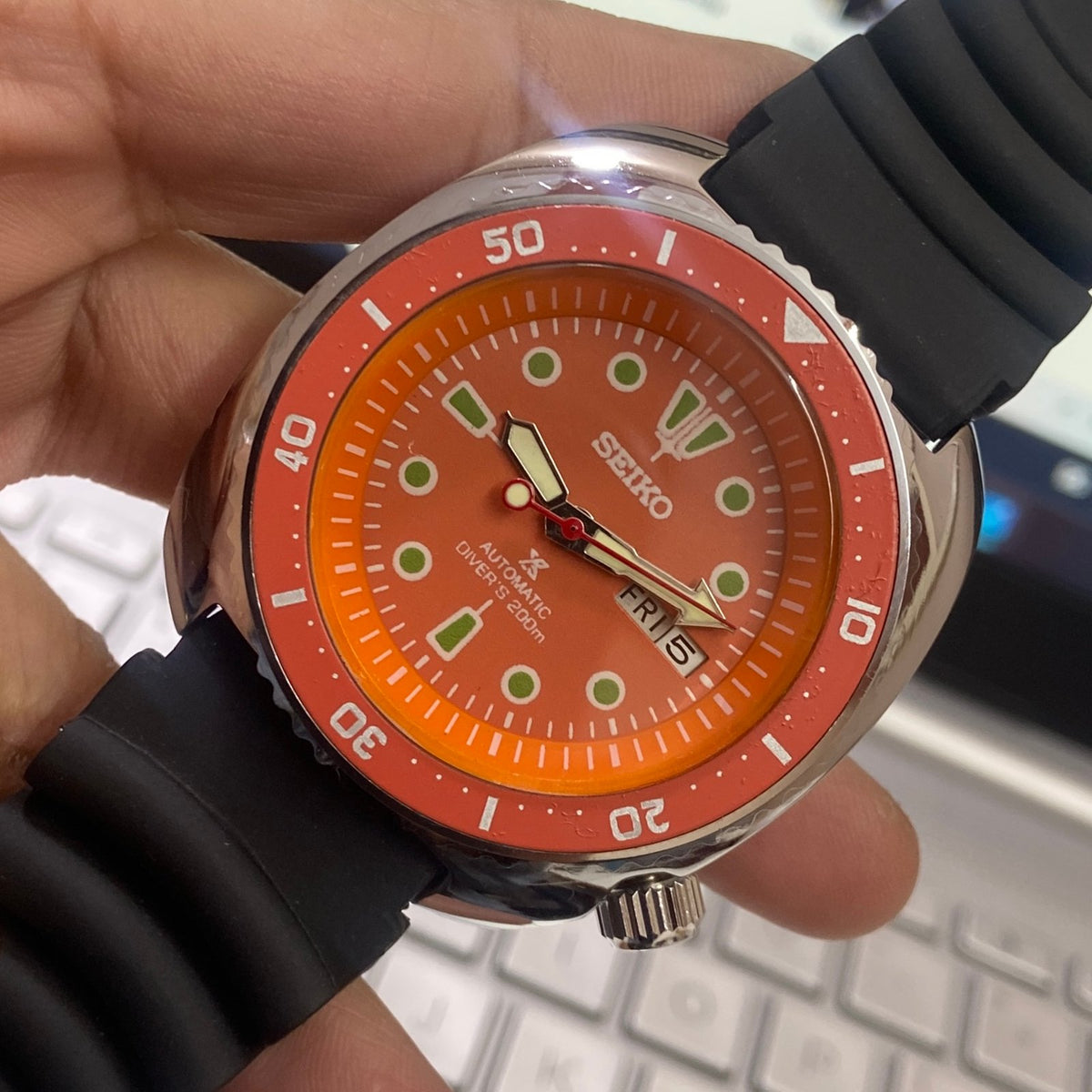 Vintage MOD Seiko Turtle Automatic Orange Face Cal. 6309 Rotating Bezel Black Silicone Strap Day-Date Men's Wrist Watch D39