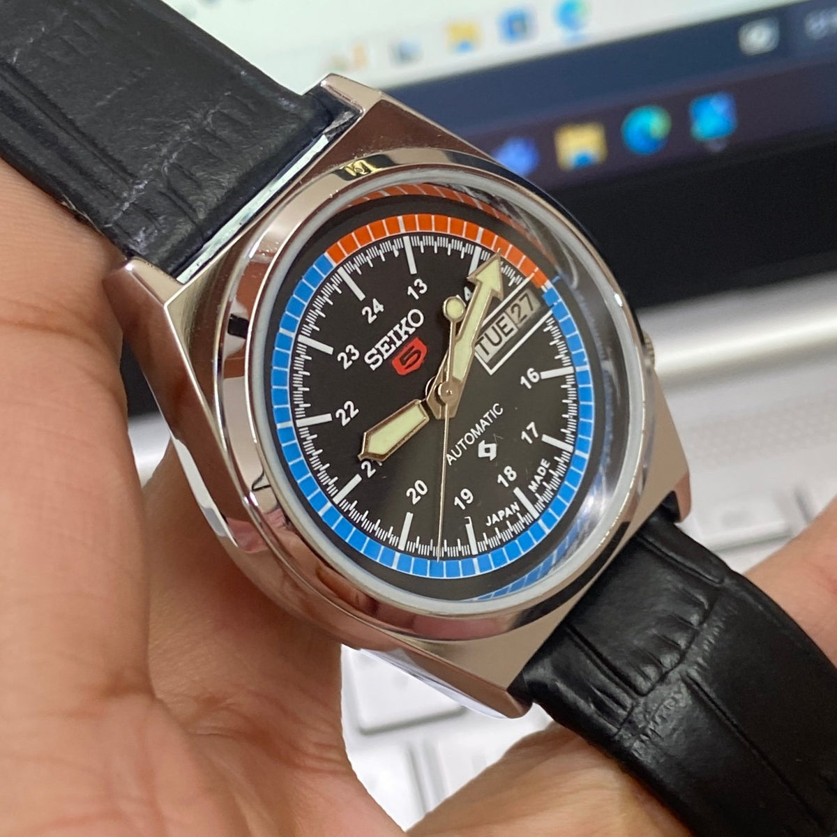 Vintage MOD Seiko 5 Automatic 17Jewels Cal. 6309 Black Face Black Band Day-Date Men's Wrist Watch D42