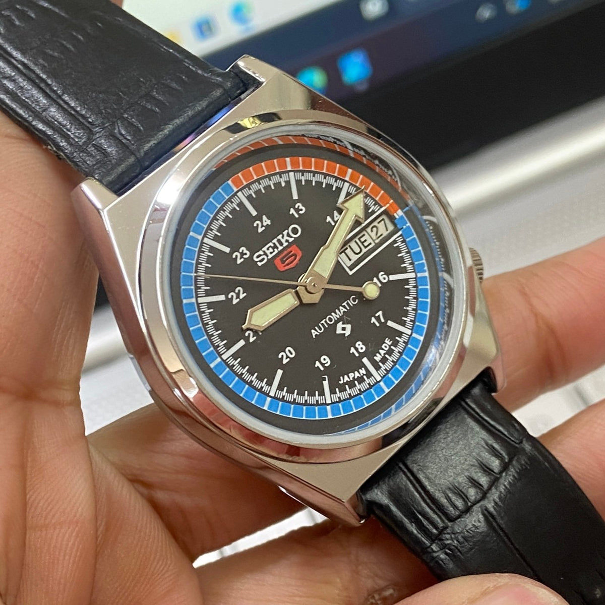Vintage MOD Seiko 5 Automatic 17Jewels Cal. 6309 Black Face Black Band Day-Date Men's Wrist Watch D42