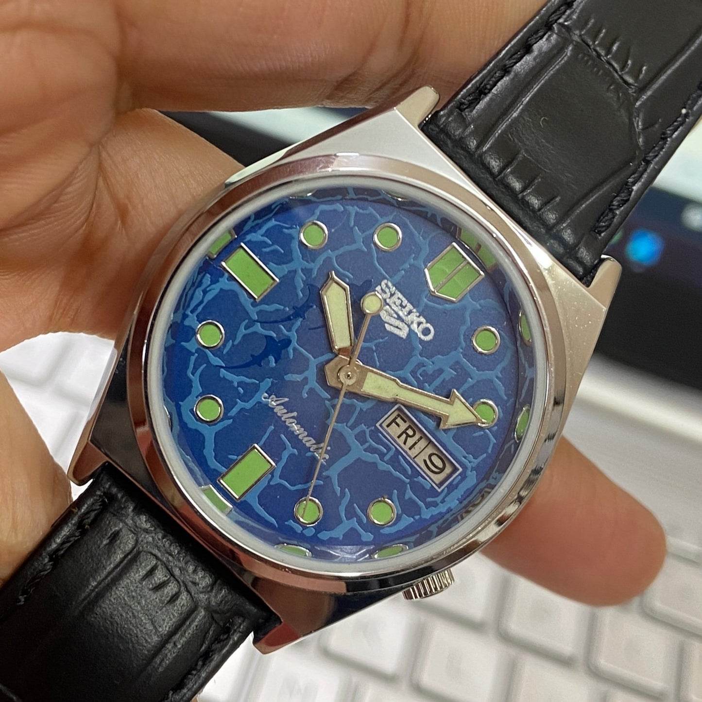Vintage Seiko 5 Automatic 17 Jewels Cal. 6309 Blue Face Black Band Day-Date Men's Wrist Watch D43