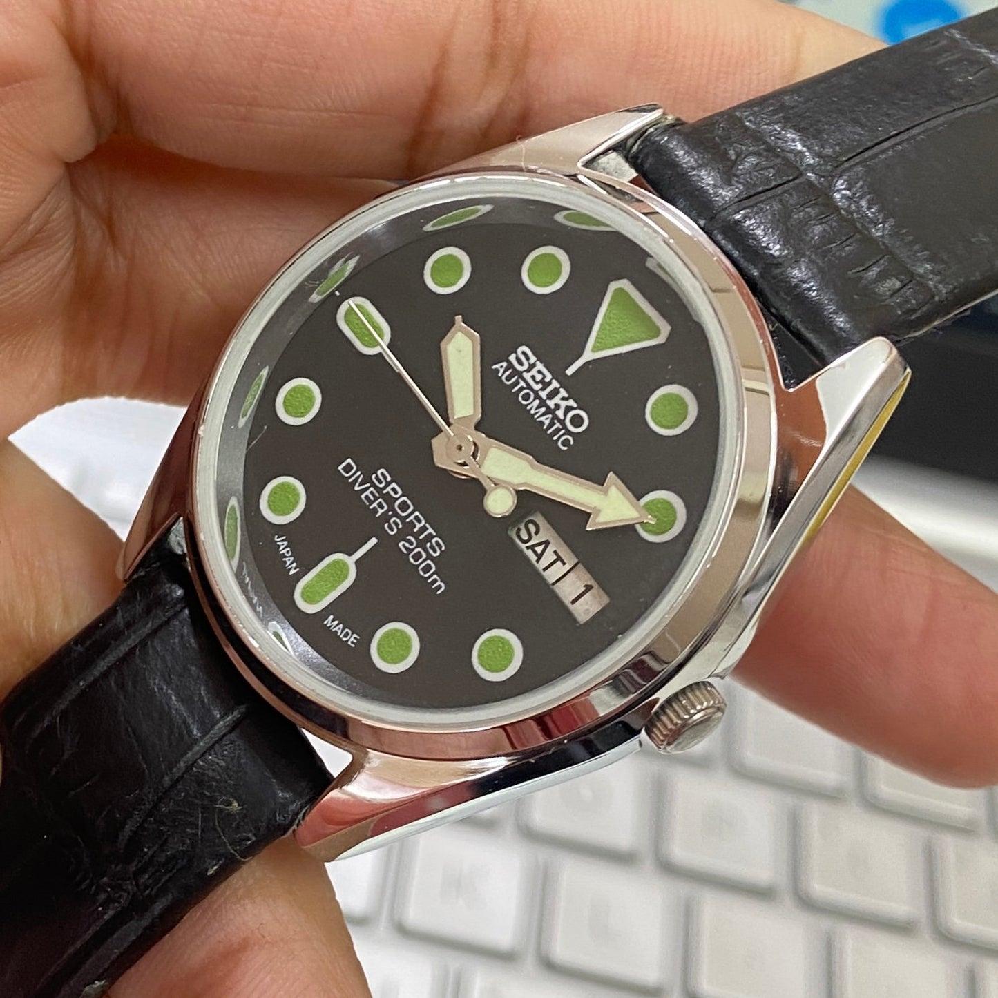 Vintage Seiko 5 Automatic 17 Jewels Cal. 6309 Black Face Black Band Day-Date Men's Wrist Watch D44