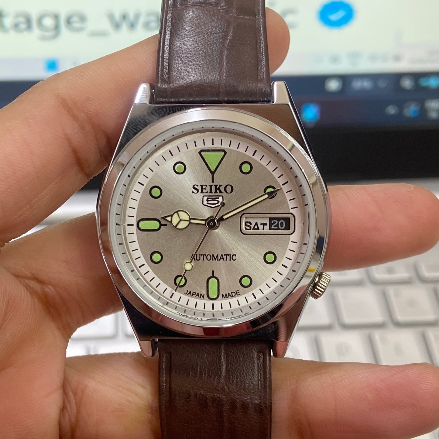 Vintage Seiko 5 Automatic 17 Jewels Cal. 6309 Silver Face Brown Band Day-Date Men's Wrist Watch D47