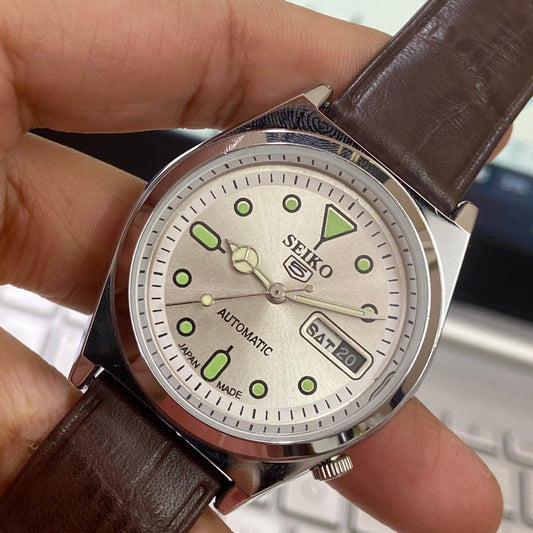 Vintage Seiko 5 Automatic 17 Jewels Cal. 6309 Silver Face Brown Band Day-Date Men's Wrist Watch D47