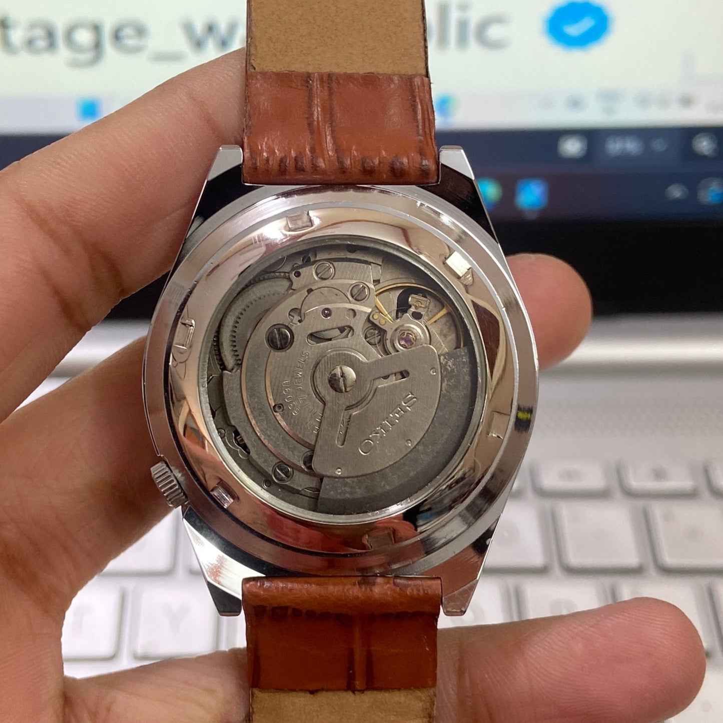 Vintage Seiko 5 Automatic 17 Jewels Cal. 6309 Cream Face Brown Band Day-Date Men's Wrist Watch D48