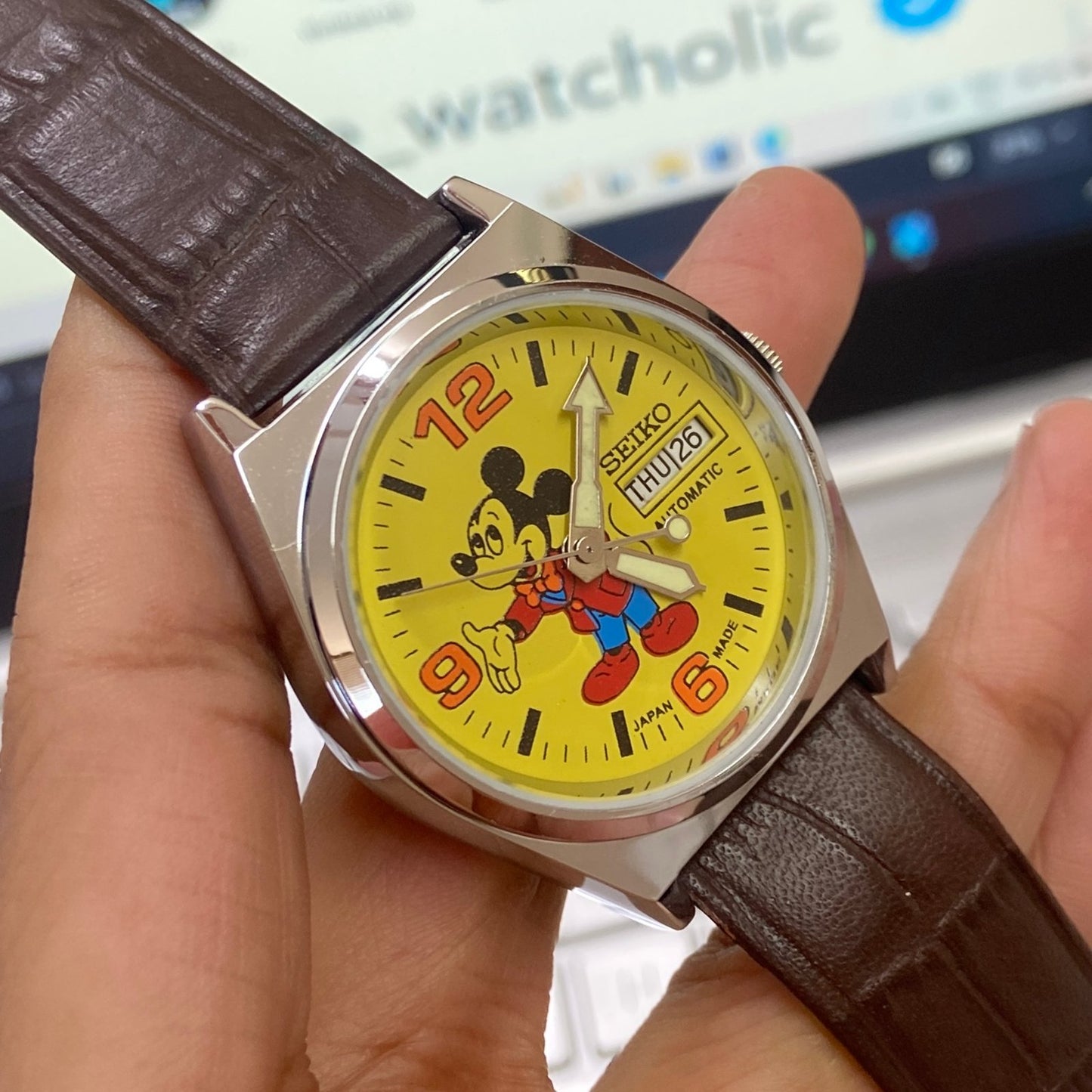 Vintage Seiko 5 Automatic 21 Jewels Cal. 6319 Yellow Face Brown Band Day-Date Men's Wrist Watch D49