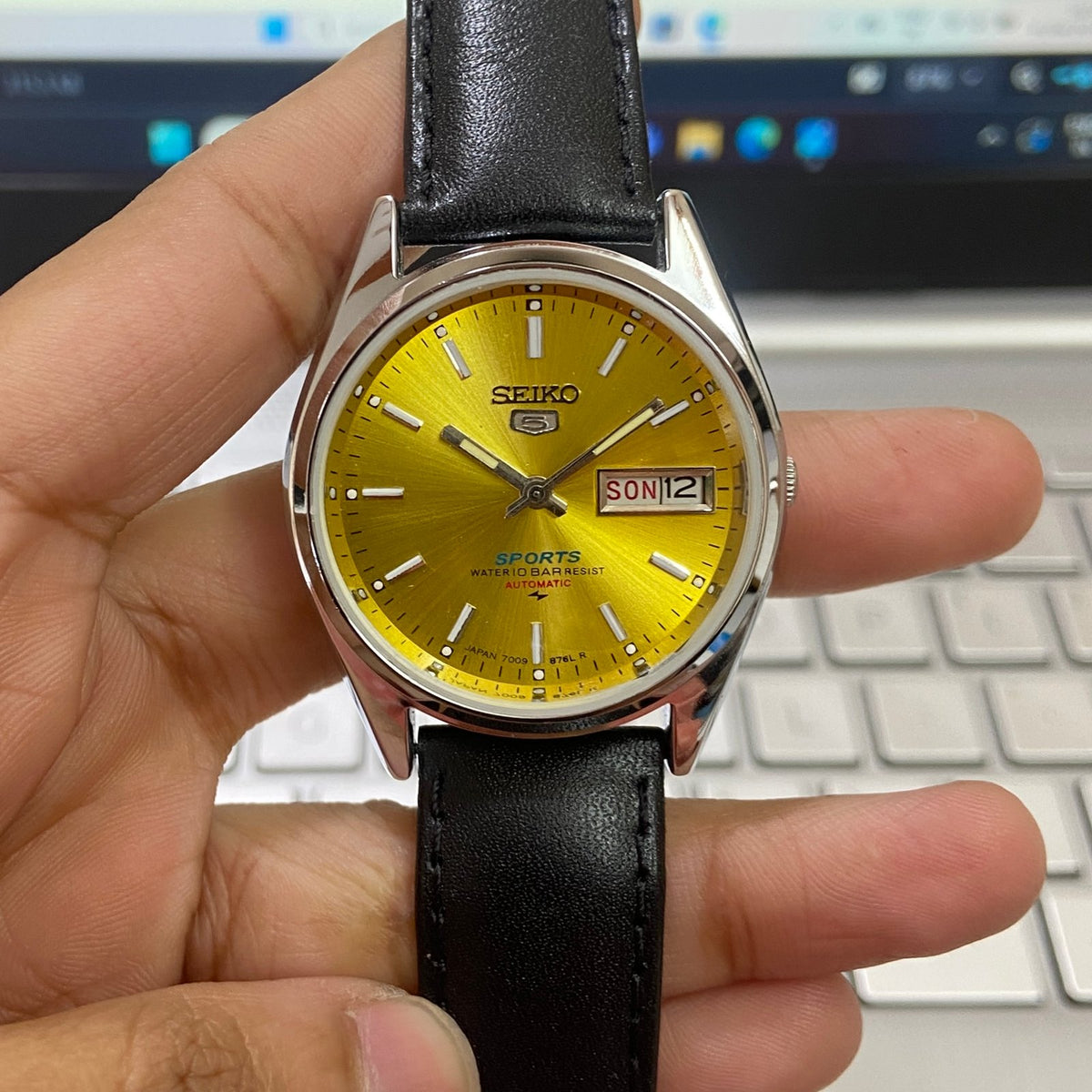 Vintage MOD Seiko 5 Automatic Yellow Face Cal. 6349 Day-Date 23 Jewels Black Band Men's Wrist Watch D50