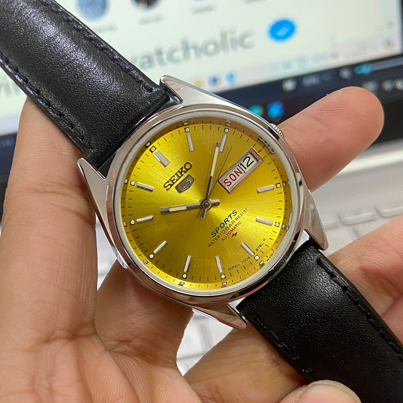 Vintage MOD Seiko 5 Automatic Yellow Face Cal. 6349 Day-Date 23 Jewels Black Band Men's Wrist Watch D50