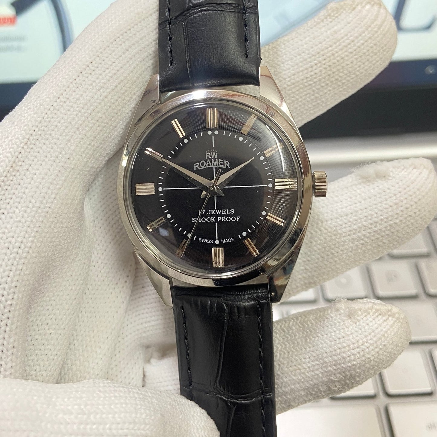 Vintage Roamer Black Face Silver Case Mechanical Hand Winding 17 jewels Black Leather Strap Men's Wrist Watch D53