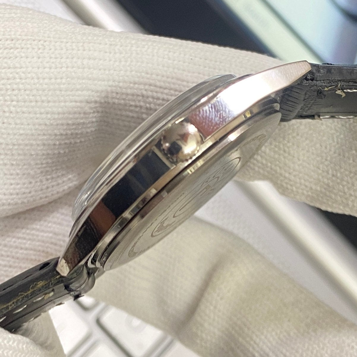 Vintage Roamer Black Face Silver Case Mechanical Hand Winding 17 jewels Black Leather Strap Men's Wrist Watch D53