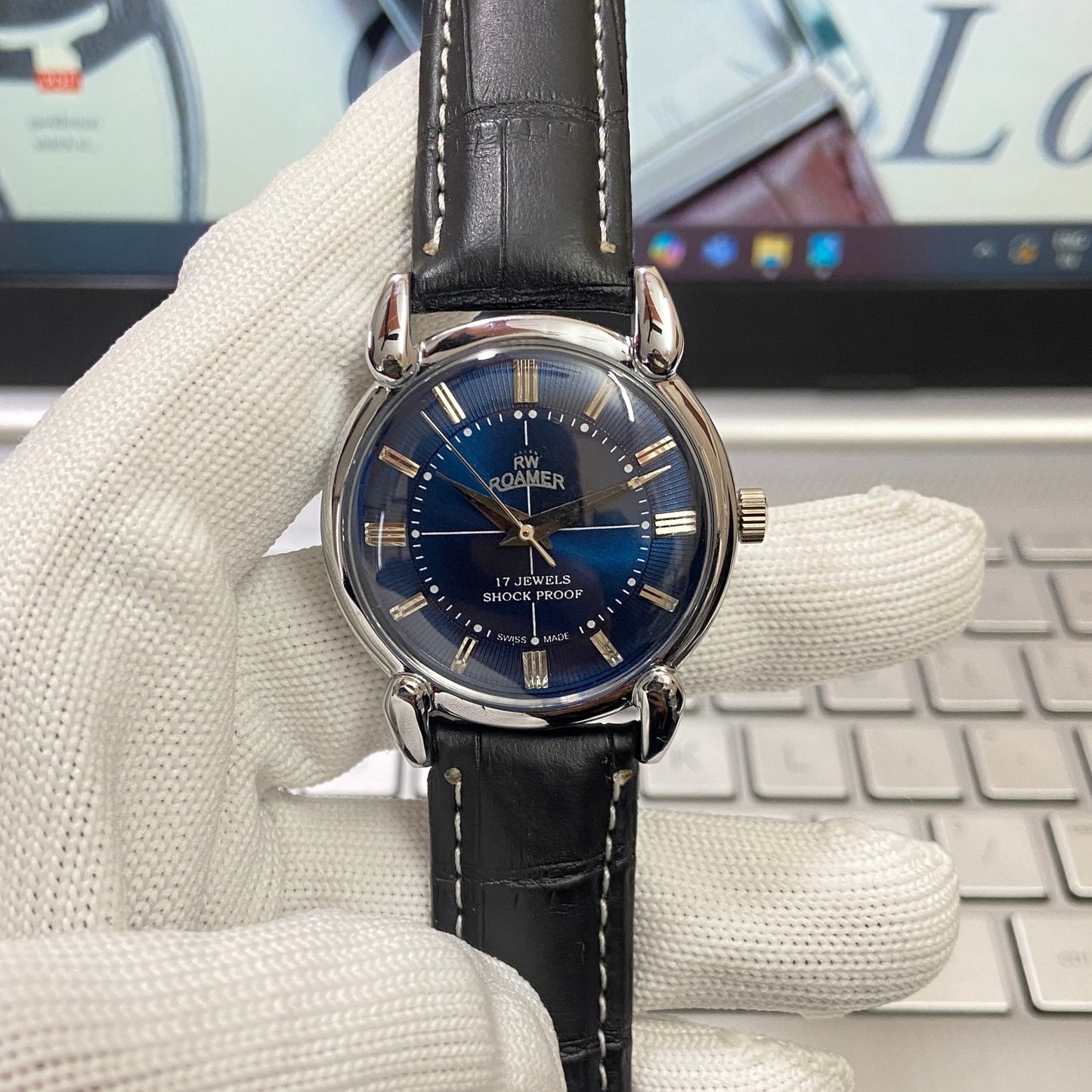 Vintage Roamer Blue Face Silver Case Mechanical Hand Winding 17 jewels Black Leather Strap Men's Wrist Watch D56