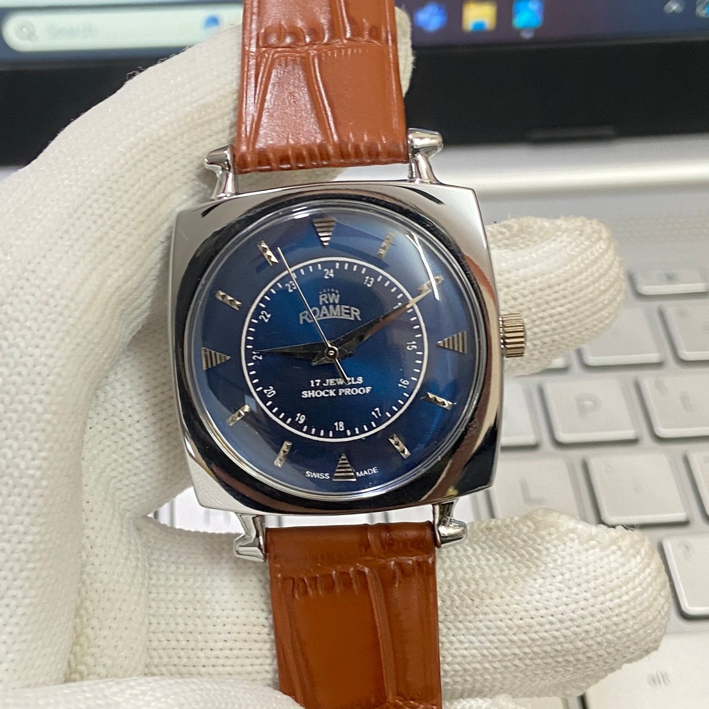Vintage Roamer Blue Face Silver Case Mechanical Hand Winding 17 jewels Brown Leather Strap Men's Wrist Watch D59