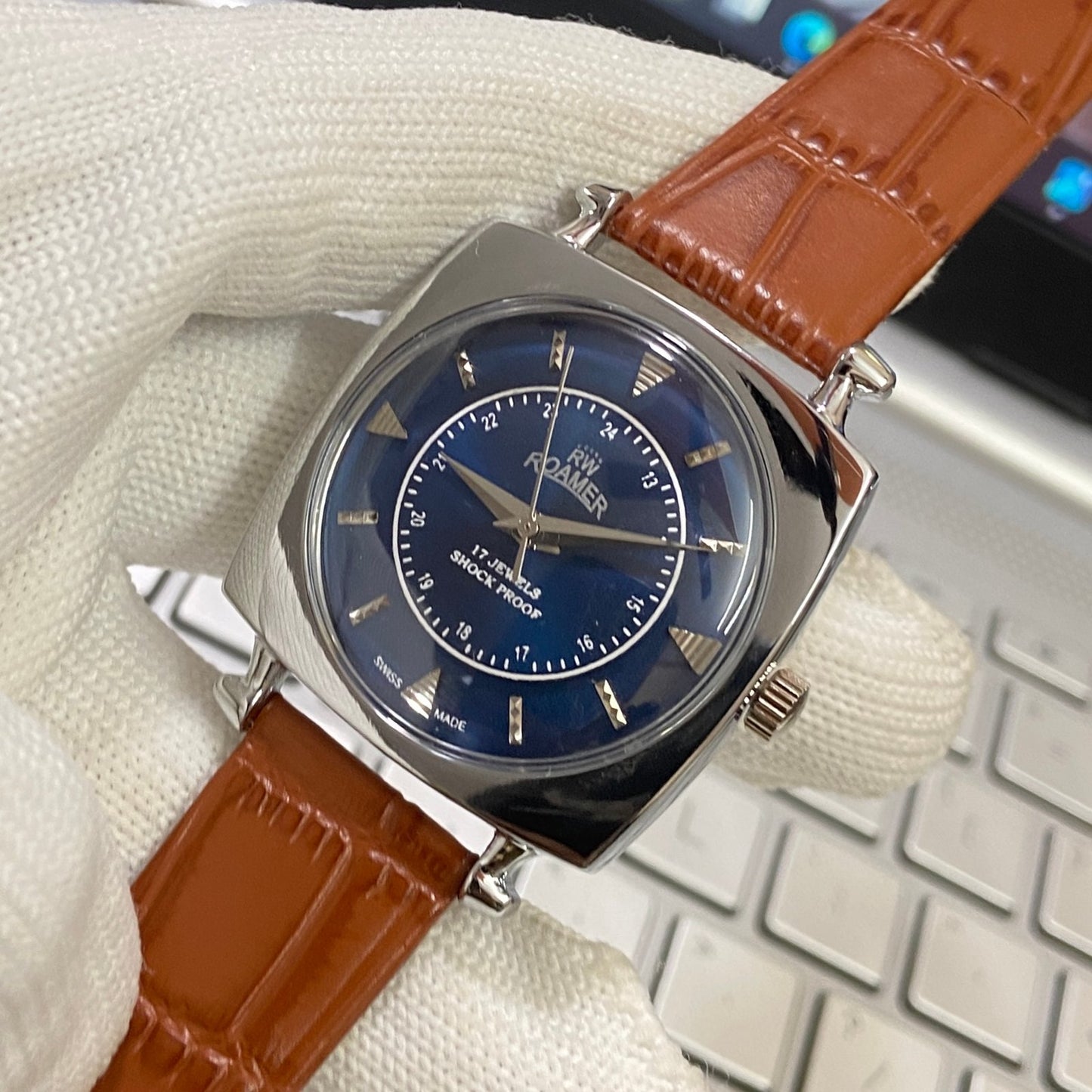 Vintage Roamer Blue Face Silver Case Mechanical Hand Winding 17 jewels Brown Leather Strap Men's Wrist Watch D59