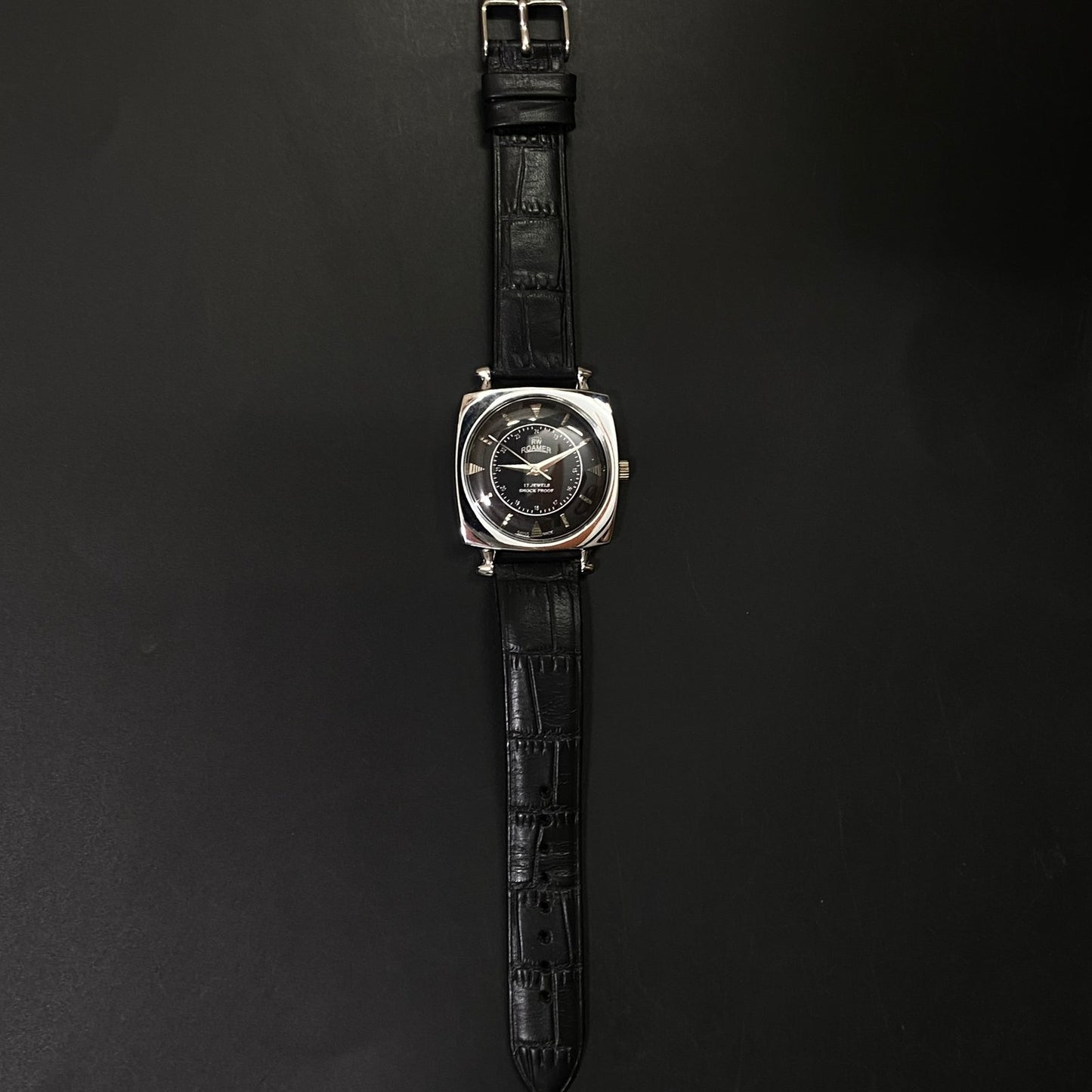 Vintage Roamer Black Face Silver Case Mechanical Hand Winding 17 jewels Black Leather Strap Men's Wrist Watch D60