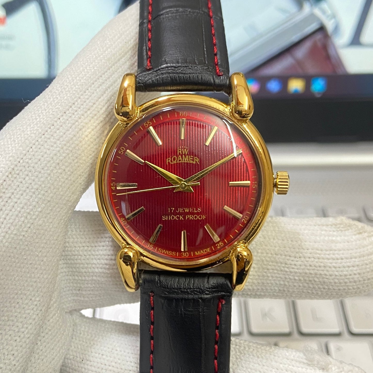 Vintage Roamer Red Face Golden Case Mechanical Hand Winding 17 jewels Black Leather Strap Men's Wrist Watch D62