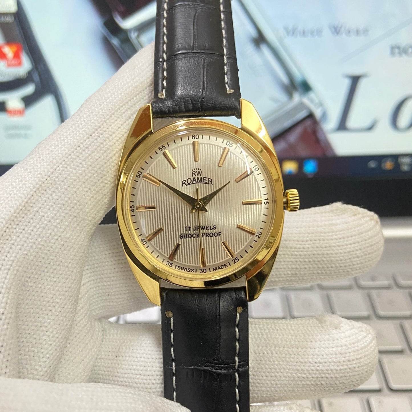 Vintage Roamer Silver Face Golden Case Mechanical Hand Winding 17 jewels Black Leather Strap Men's Wrist Watch D63