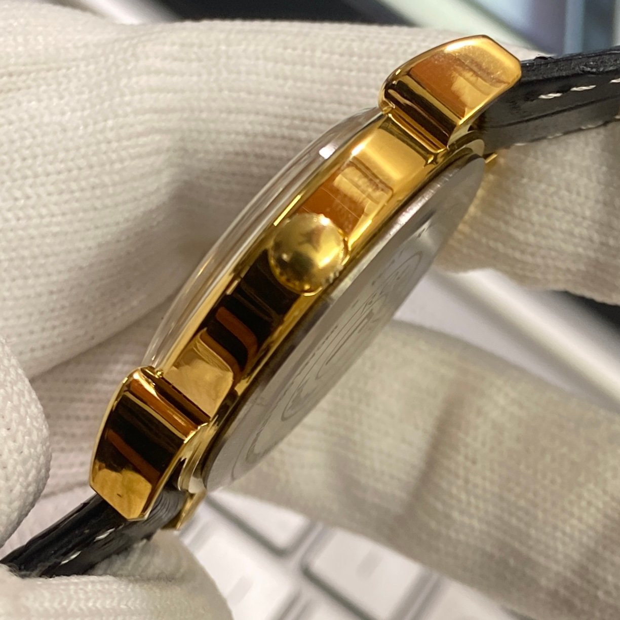 Vintage Roamer Black Face Golden Case Mechanical Hand Winding 17 jewels Black Leather Strap Men's Wrist Watch D66