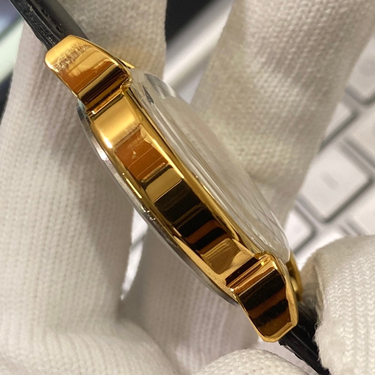 Vintage Roamer Black Face Golden Case Mechanical Hand Winding 17 jewels Black Leather Strap Men's Wrist Watch D66