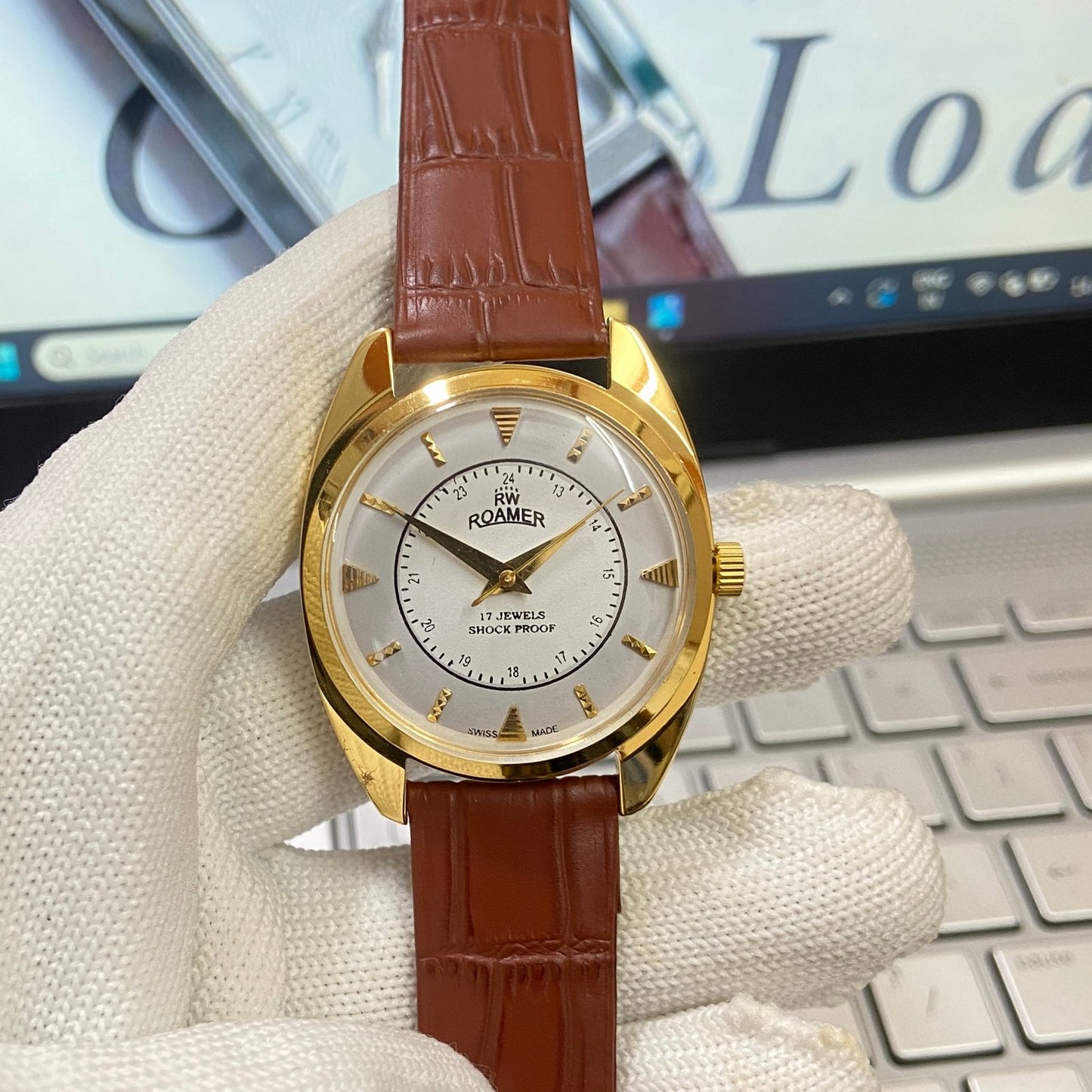 Vintage Roamer white Face Golden Case Mechanical Hand Winding 17 jewels Brown Leather Strap Men's Wrist Watch D69