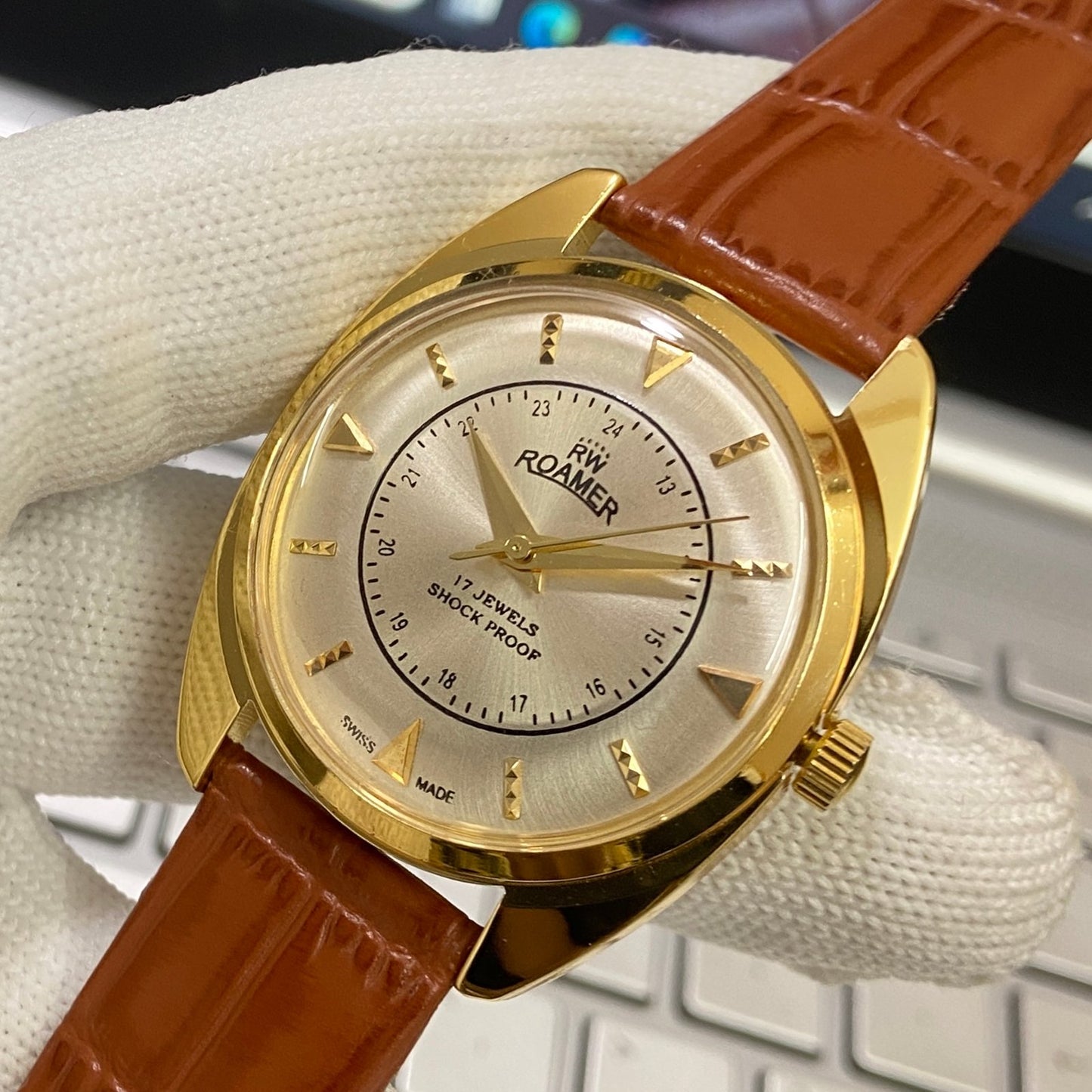 Vintage Roamer Silver Face Golden Case Mechanical Hand Winding 17 jewels Brown Leather Strap Men's Wrist Watch D70