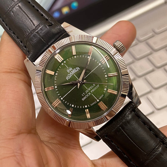 Vintage Roamer Green Face Silver Case Mechanical Hand Winding 17 jewels Fluted Bezel Black Band Men's Wrist Watch D75