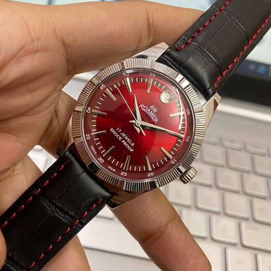 Vintage Roamer Red Face Silver Case Mechanical Hand Winding 17 jewels Fluted Bezel Black Band Men's Wrist Watch D81