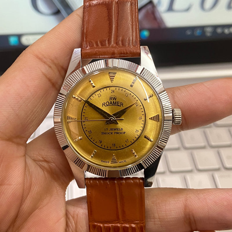 Vintage Mod Roamer Golden Face Silver Case Mechanical Hand Winding 17 jewels Fluted Bezel Brown Band Men's Wrist Watch D83