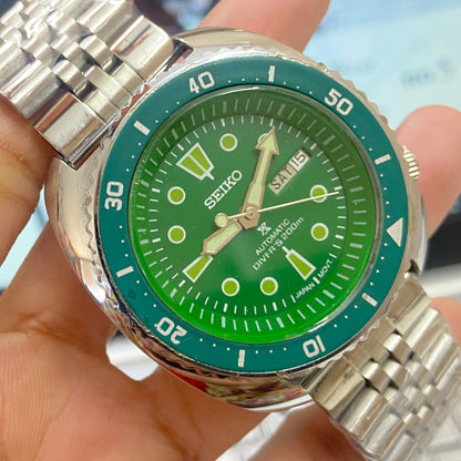 Vintage Seiko Turtle Automatic Green Face Cal. 6309 Green Rotating Bezel 17 Jewels Day-Date Men's Wrist Watch D97