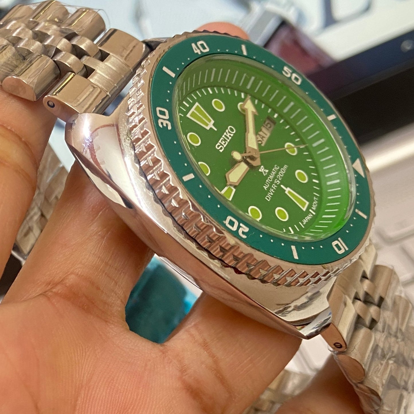 Vintage Seiko Turtle Automatic Green Face Cal. 6309 Green Rotating Bezel 17 Jewels Day-Date Men's Wrist Watch D97